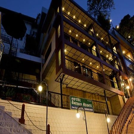 Hotel Emerald Heights ムスーリー エクステリア 写真